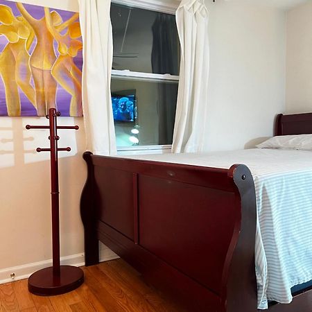 Aloha Homestay Фолс Черч Экстерьер фото