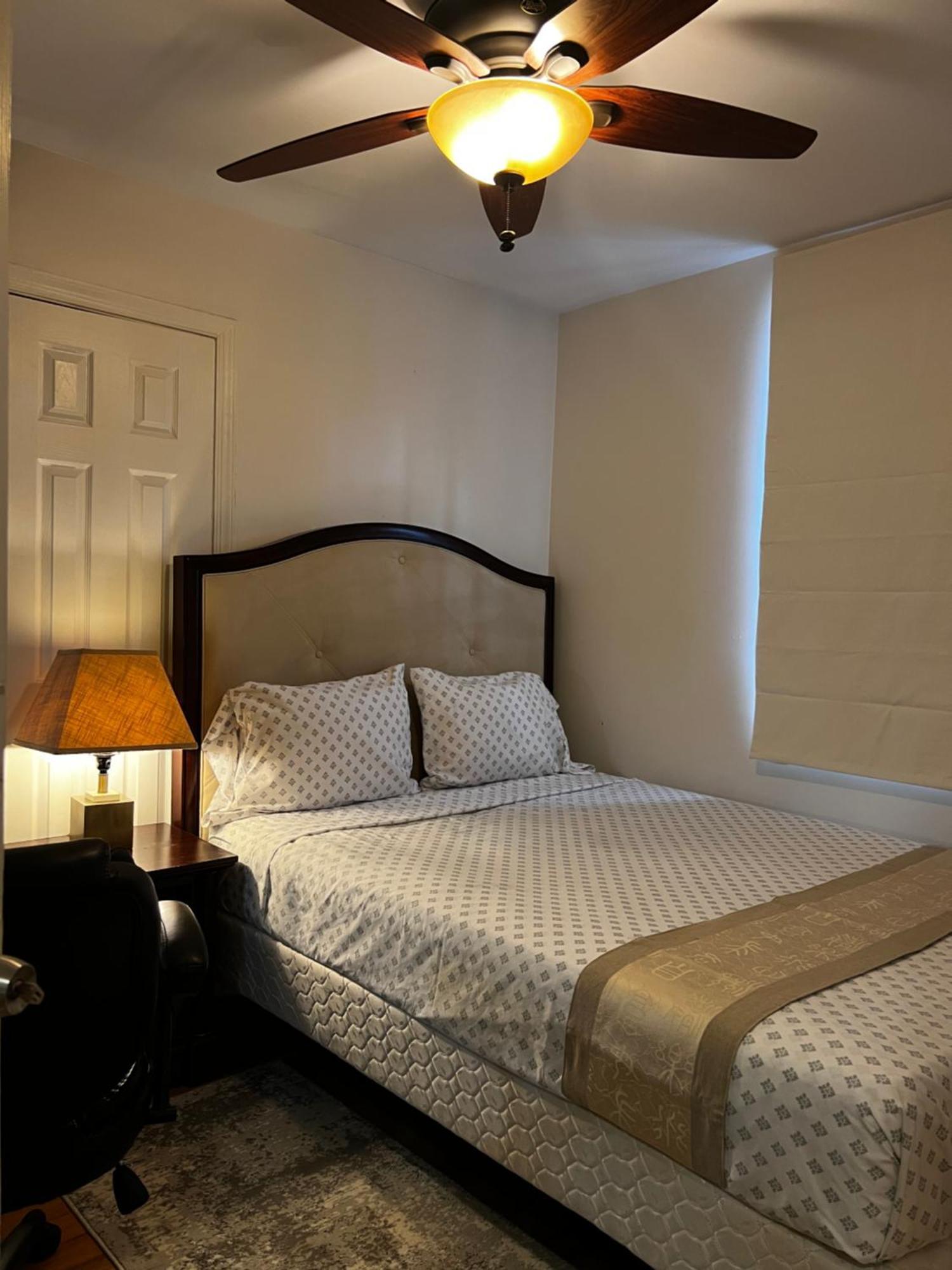 Aloha Homestay Фолс Черч Экстерьер фото